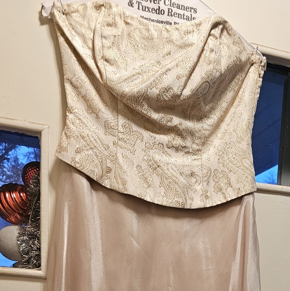 Formal gown, gold, strapless, Michaelangelo, size 4 - Picture 4 of 5